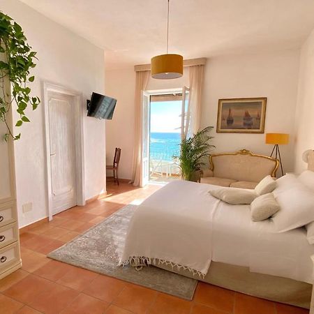 Villa Bina Sea Hotel Sant'Angelo  Exterior photo
